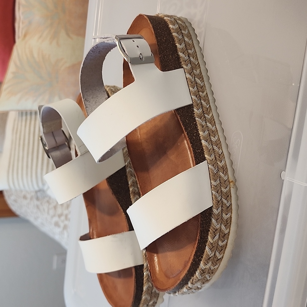 Aldo Ruryan White Platform Sandals Size 9